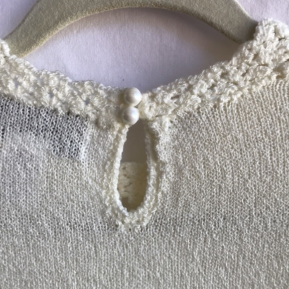 Brownstone Studio pale yellow peekaboo acrylic sweater, size PM - Picture 5 of 9